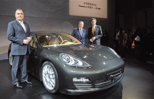 porsche panamera in first showat shanghai autoshow 2009