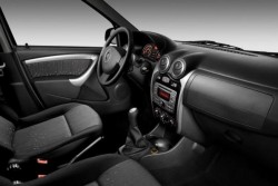 2012-Renault-Logan-facelift-Dashboard