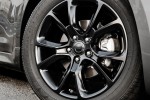 2013-Chrysler-200-S-Special-Edition-wheels