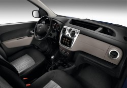 2013-Dacia-Dokker-dashboard