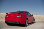 2013-Hyundai-Genesis-Coupe-rear