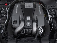 2013-Mercedes-Benz-SL63-AMG-engine