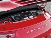 2013-Porsche-911-Carrera-S-Cabriolet-engine