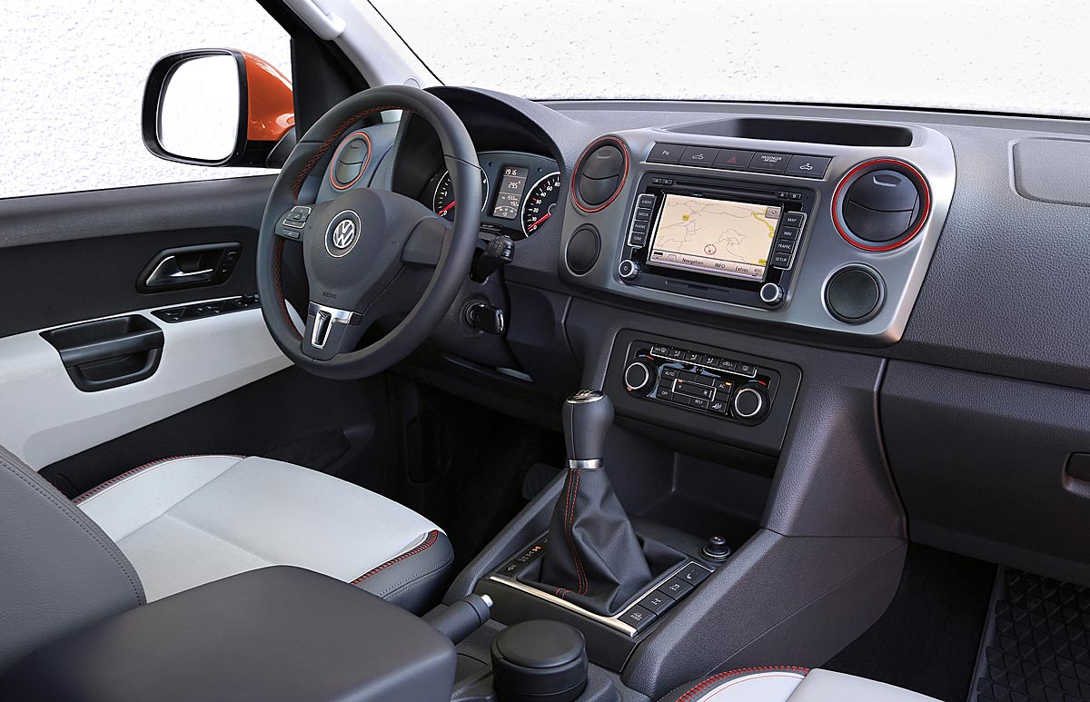 http://www.pedal.ir/wp-content/uploads/2013-Volkswagen-Amarok-Canyon-interior.jpg