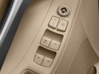 2013-hyundai-elantra-4-door-sedan-auto-gls-alabama-plant-door-controls