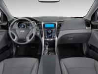 2013-hyundai-sonata-4-door-sedan-2-4l-auto-limited-dashboard