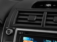 2013-toyota-camry-4-door-sedan-i4-auto-se-natl-air-vents