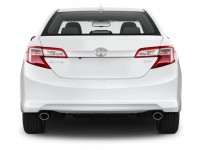 toyota-camry-4-door-sedan-i4-auto-xle-natl-rear-exterior