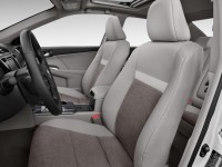 2013-toyota-camry-hybrid-4-door-sedan-xle-front-seats