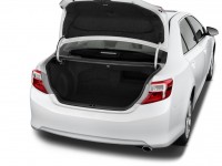 2013-toyota-camry-hybrid-4-door-sedan-xle-trunk
