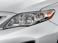 2013-toyota-corolla-4-door-sedan-auto-le-natl-headlight