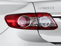 2013-toyota-corolla-4-door-sedan-auto-le-natl-tail-light