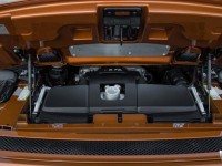 2014-Audi-R8-Spyder-engine