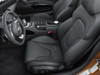 2014-Audi-R8-Spyder-interior-seats