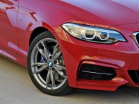 2014 BMW 2-Series Coupe headlight