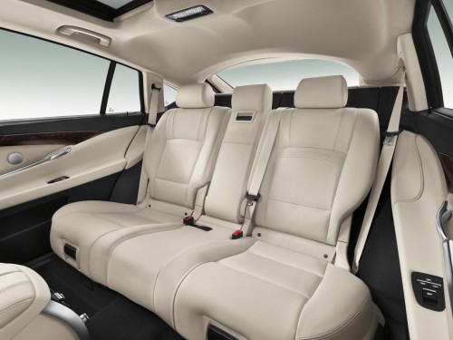 2014 BMW 5-Series facelift interior 02