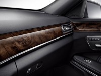 Mercedes-Benz E-CLASS Interior