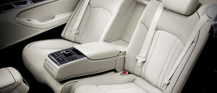 http://www.pedal.ir/wp-content/uploads/2014-Hyundai-Genesis-interior-01.jpg