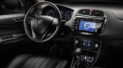 2014 Lancia Delta interior