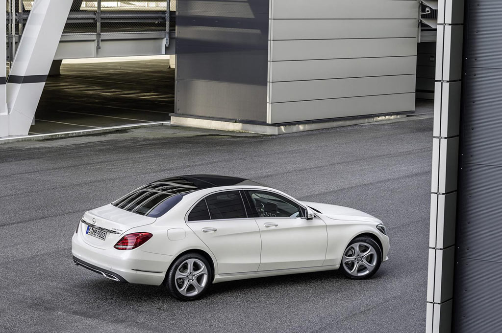 http://www.pedal.ir/wp-content/uploads/2014-Mercedes-Benz-C-Class-06.jpg