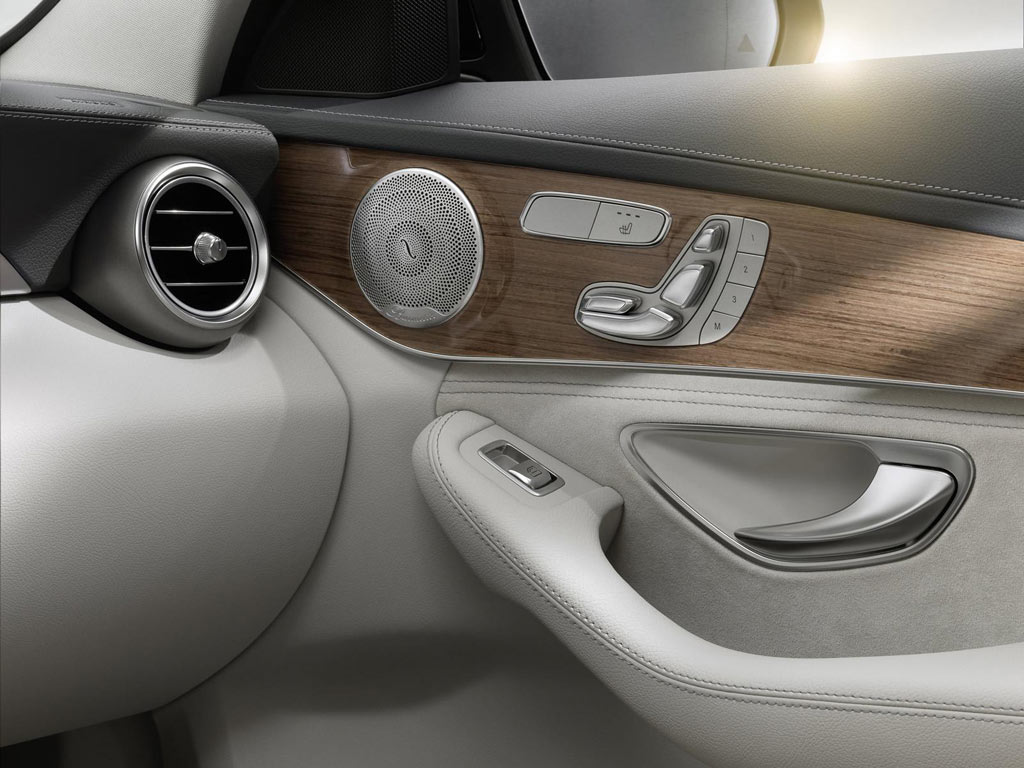 http://www.pedal.ir/wp-content/uploads/2014-Mercedes-Benz-C-Class-door-panel.jpg