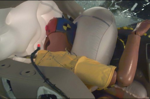 2014 Mercedes-Benz M-Class IIHS small overlap-front test airbag