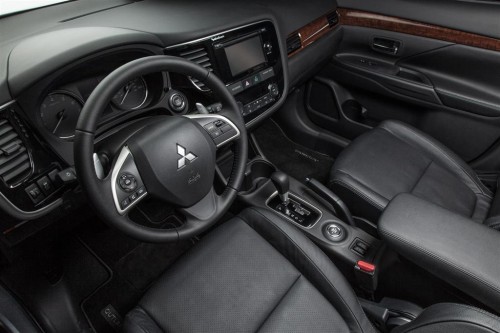 2014 Mitsubishi Outlander Interior