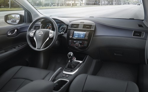 2014 Nissan Pulsar Interior