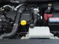 2014-Nissan-Pulsar-engine