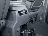 2014-Nissan-Titan-Pro-4x-Crew-Cab-rear-cup-holders