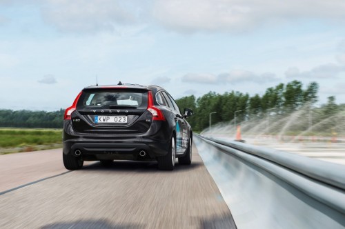 2014-Volvo-V60-Barrier-and-Edge-Detection-1024x680