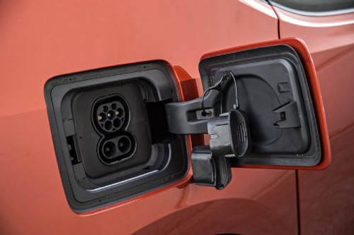 2014 BMW i3 charging port