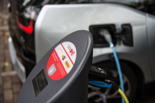 2014 BMW i3 charging station