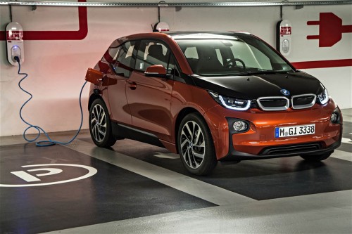 BMW i3 charging