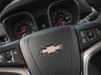2014-chevrolet-malibu-2ltz-steering-wheel-mounted-controls-and-badge