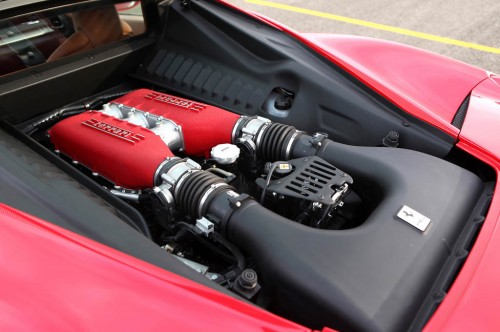  Ferrari 458 Italia engine