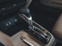 2014-honda-civic-sedan-center-console