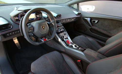  Lamborghini Huracan LP610-4 Interior