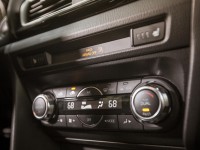 2014-mazda-3i-20l-hatchback-climate-controls