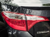 2014-toyota-corolla-s-taillight-and-badge
