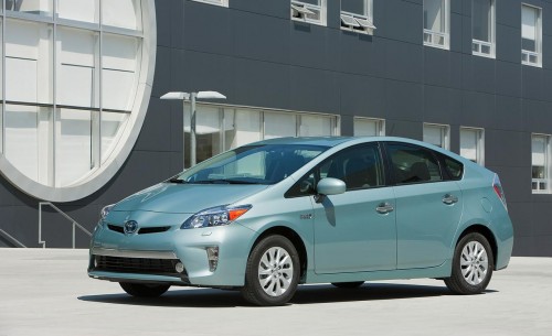 2014-toyota-prius-plug-in-hybrid