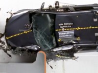 2014_toyota_corolla_crash_test