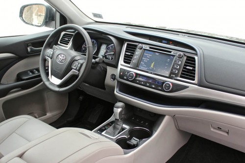 2014 Toyota Highlander V6 AWD Interior