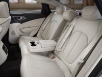 2015-Chrysler-200-seats