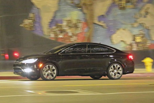 2015 Chrysler 200 spy photo