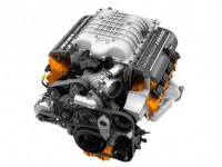 2015-Dodge-Charger-SRT-Hellcat-engine