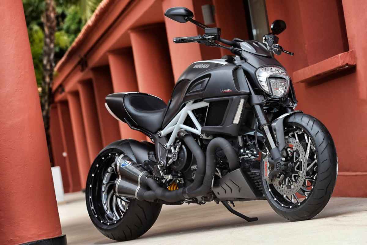 2015 Ducati Diavel Carbon