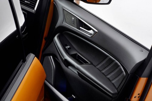 2015 Ford Edge interior