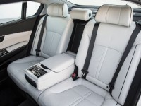2015-Kia-K900-rear-interior-seats