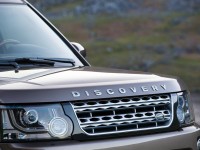 2015 Land Rover Discovery headlight
